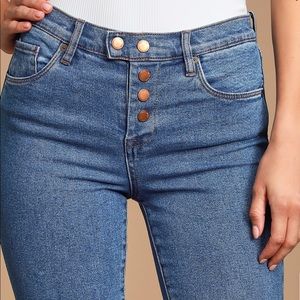 Acelyn Medium Wash Cropped Extended Tab Skinnyjean